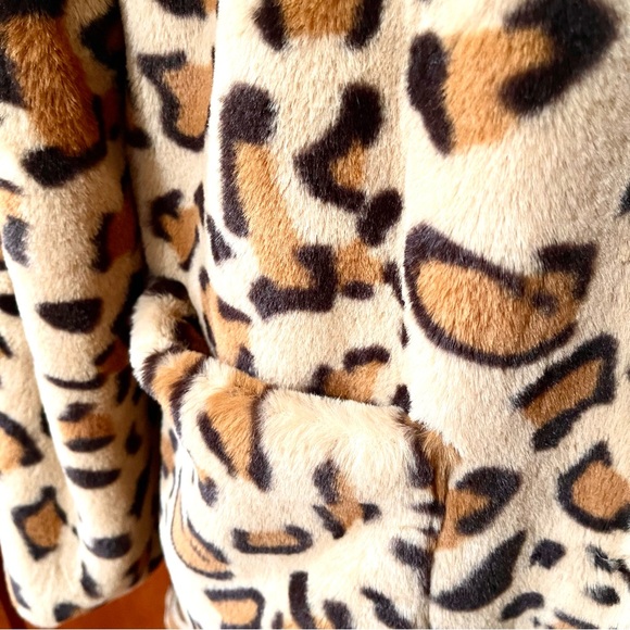 Coffee Shop New York Leopard Print Faux Fur Coat Jacket Size Medium - Picture 8 of 11
